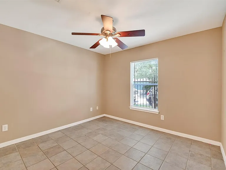 2804 Chenevert St — Photo 6