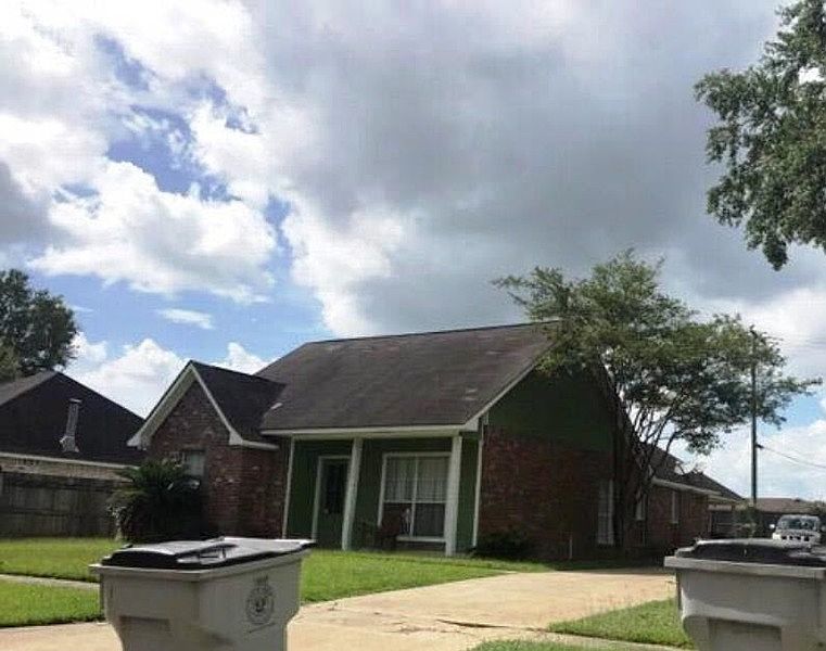 2nd image of 5211 Circle Dr