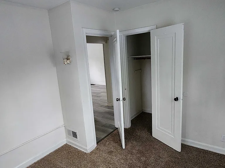 2706 Oxford Ave #4 — Photo 9