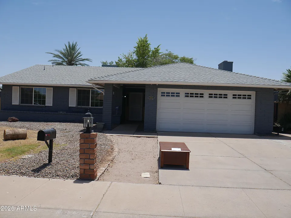 1201 W Loughlin Dr