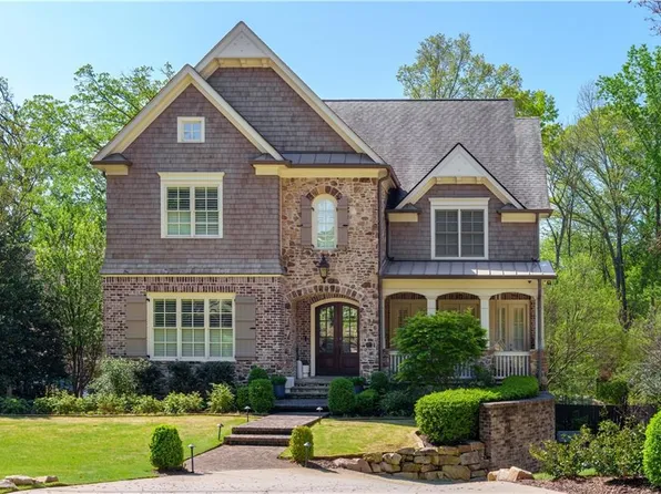 44 Barbara Ln, Sandy Springs, GA 30327