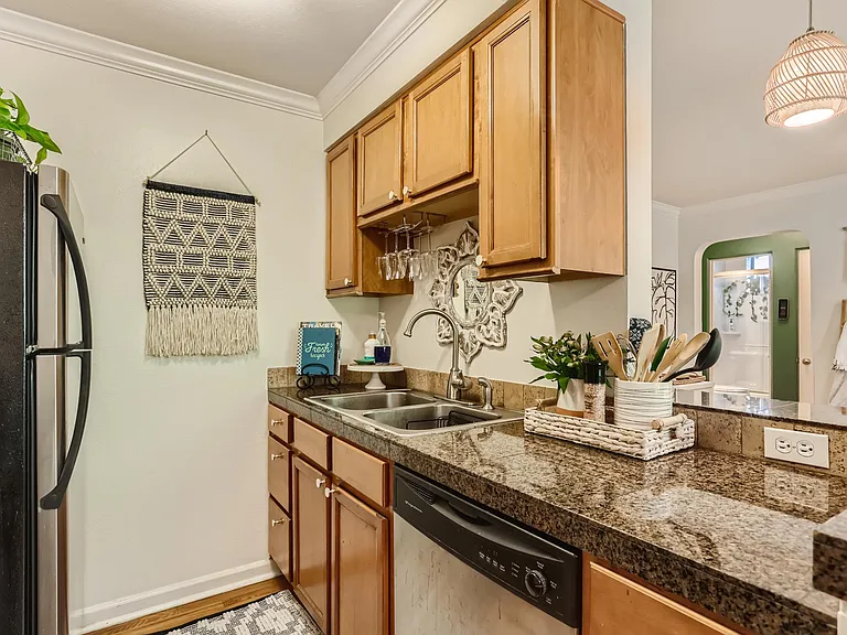 1055 E Ellsworth Ave #11 — Photo 5