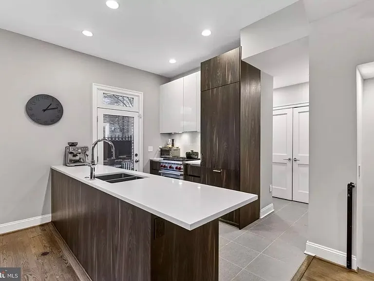 611 Maryland Ave NE — Photo 6