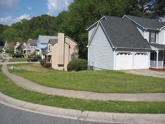 3rd image of 2971 Garland Dr SW