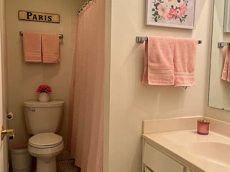 1607 Thames Ct #D — Photo 9