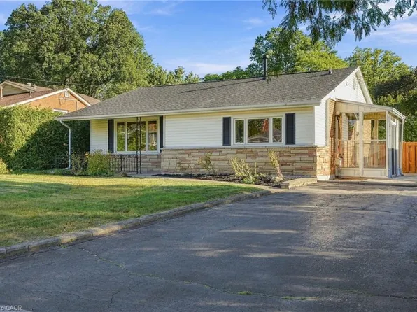 1267 Dunbar Rd, Burlington, ON L7P 2K1
