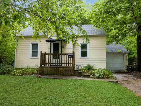 916 Roosevelt St, Iowa City, IA 52240