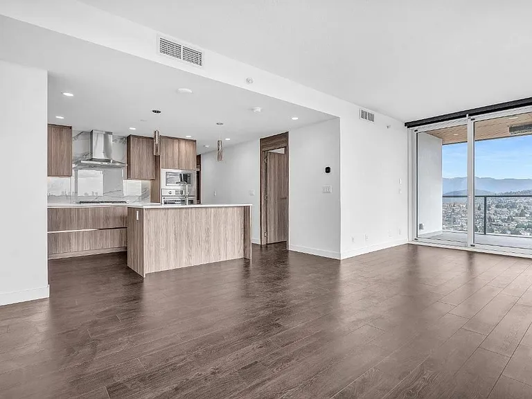 4880 Lougheed Hwy #5303 — Photo 2
