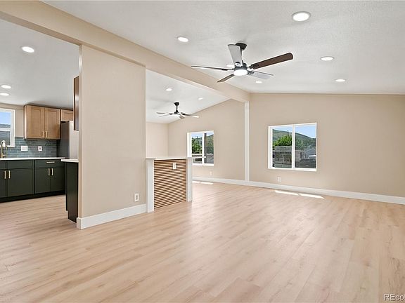 2nd image of 181 Mesa Verde Street