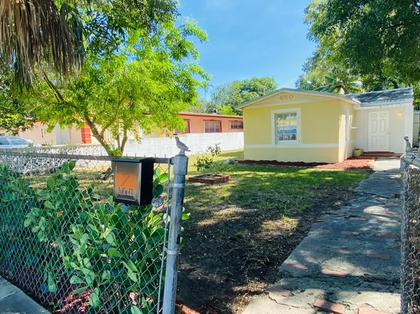 820 NE 131st St, North Miami, FL 33161
