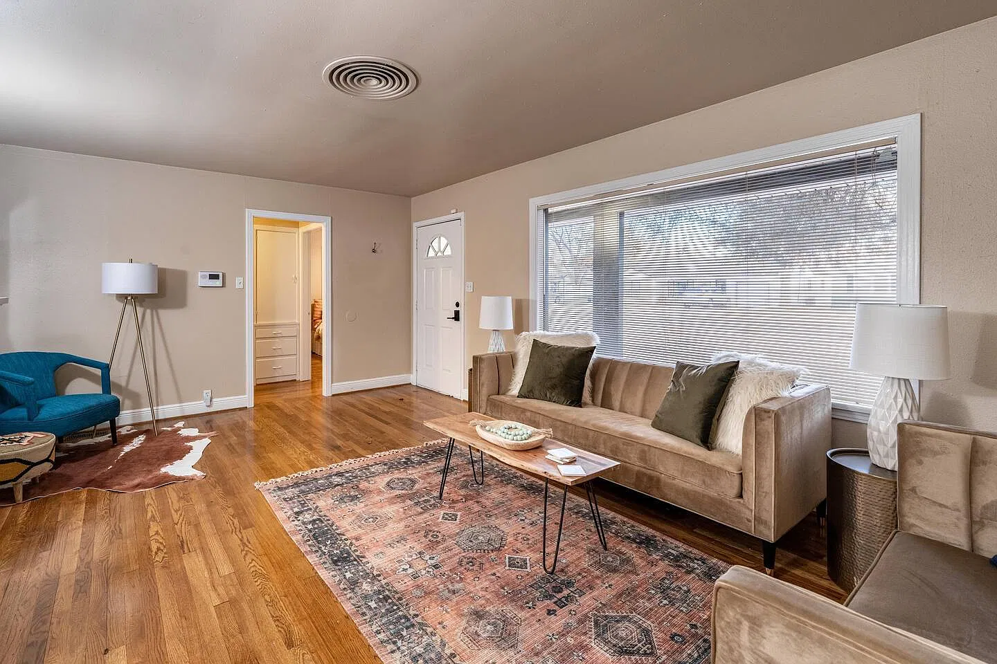 3 bed, 2.0 bath, 1492 sqft, $1,450 — Photo 2