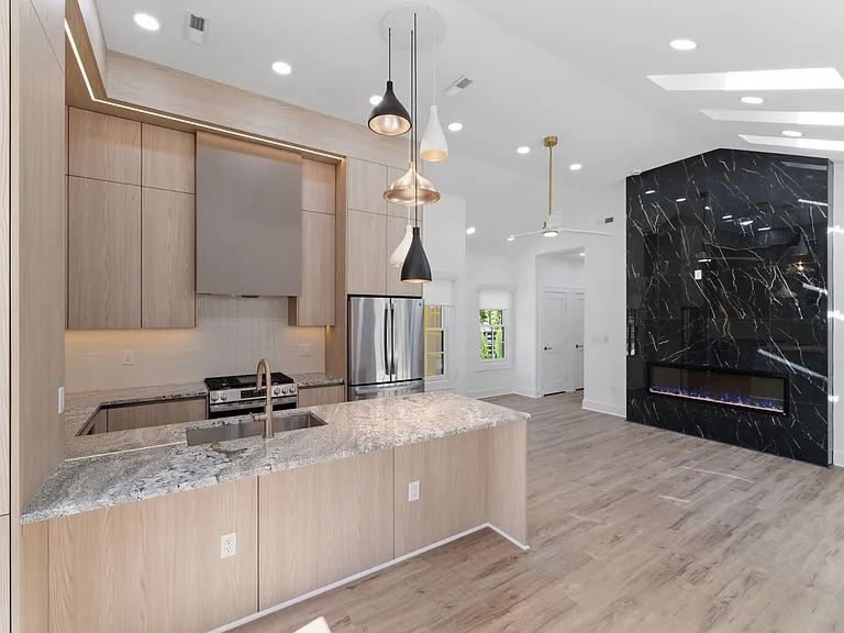 1840 Merriman Ave — Photo 13