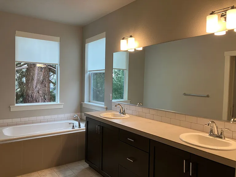 3731 Village Center Dr — Photo 17