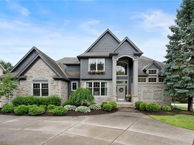 8654 Park Ridge Ln, Macedonia, OH, 44056