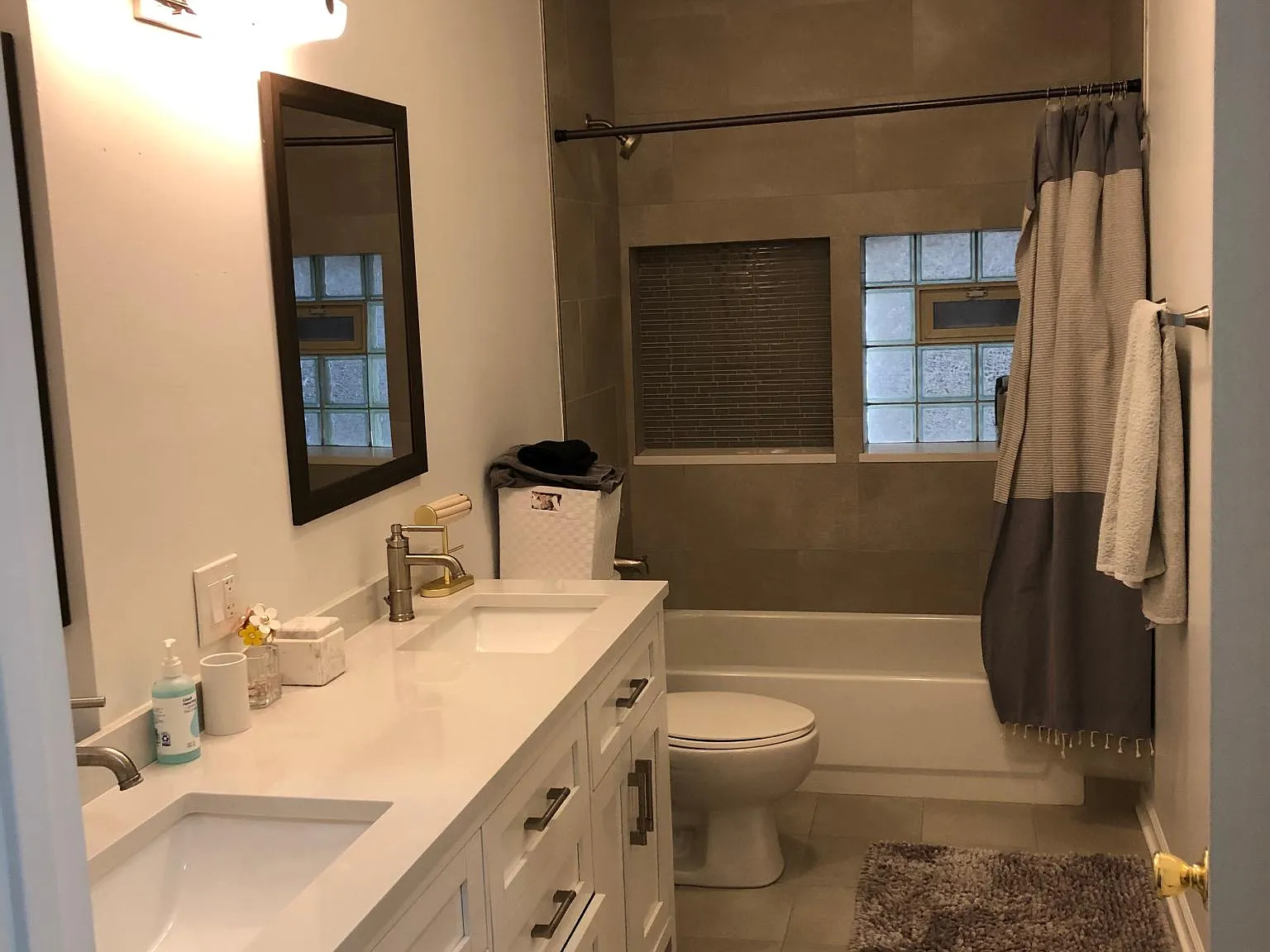 3 bed, 2000 sqft, $5,000 — Photo 4