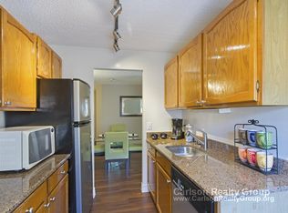 150 W Chestnut St, Chicago, IL 60610