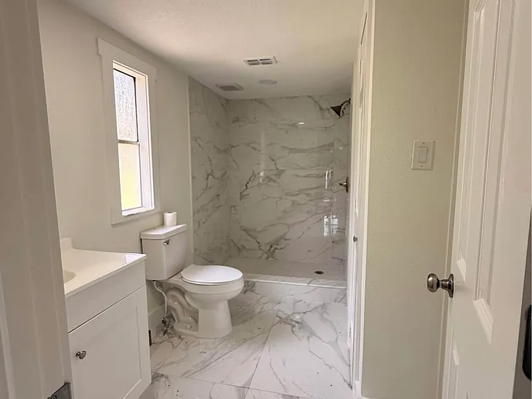 3304 Edwards Rd — Photo 4