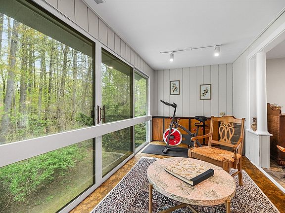 4th image of 370 Great Rd APT 8