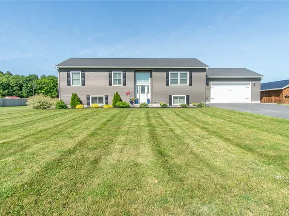 45 Grant St, Dexter, NY 13634