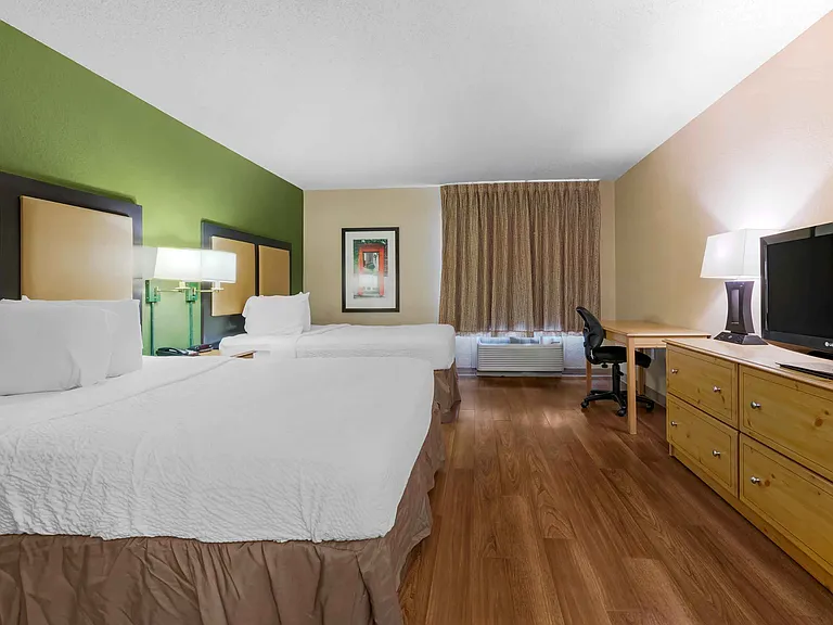 Studio Suite - 2 Queen Beds