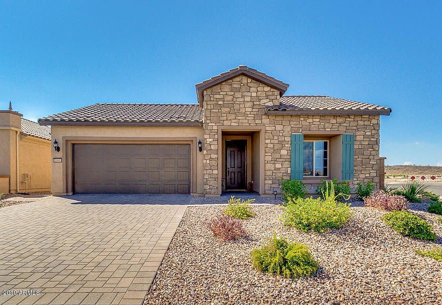 3988 N Hawthorn Dr