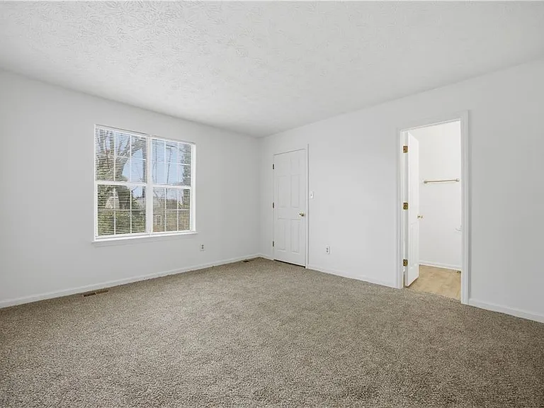 4066 Heritage Valley Ct — Photo 6