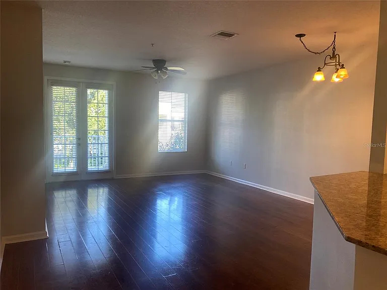 987 Fern Ave #202 — Photo 11