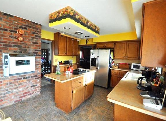 4th image of 25380 Wessex St
