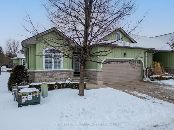 14 Oakwood Links Ln, South Huron, ON N0M 1T0