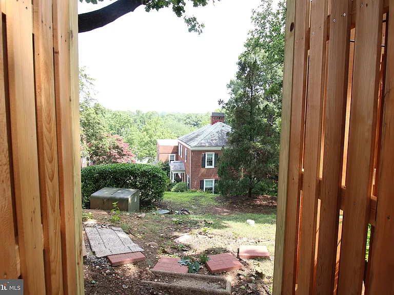 2915 S Dinwiddie St — Photo 6
