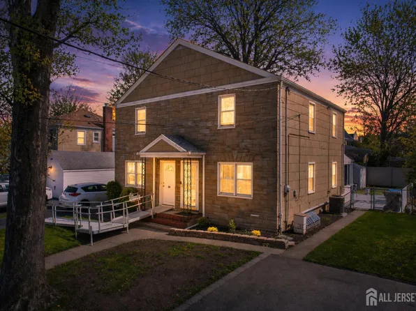 32 Robins Pl, Metuchen, NJ 08840