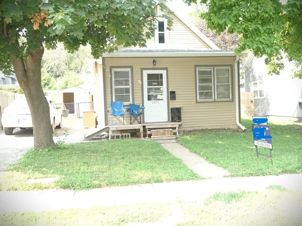 2930 Castelar St, Omaha, NE 68105