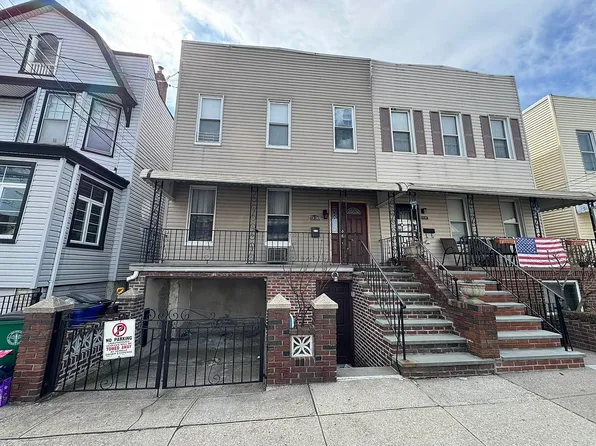 73-30 67th Dr, Middle Village, NY 11379