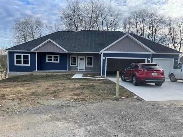 3030 Corbin Dr, Zanesville, OH 43701