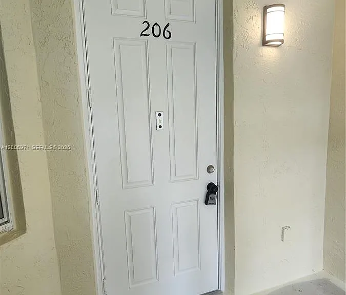 3600 Oaks Clubhouse Dr #206 — Photo 2