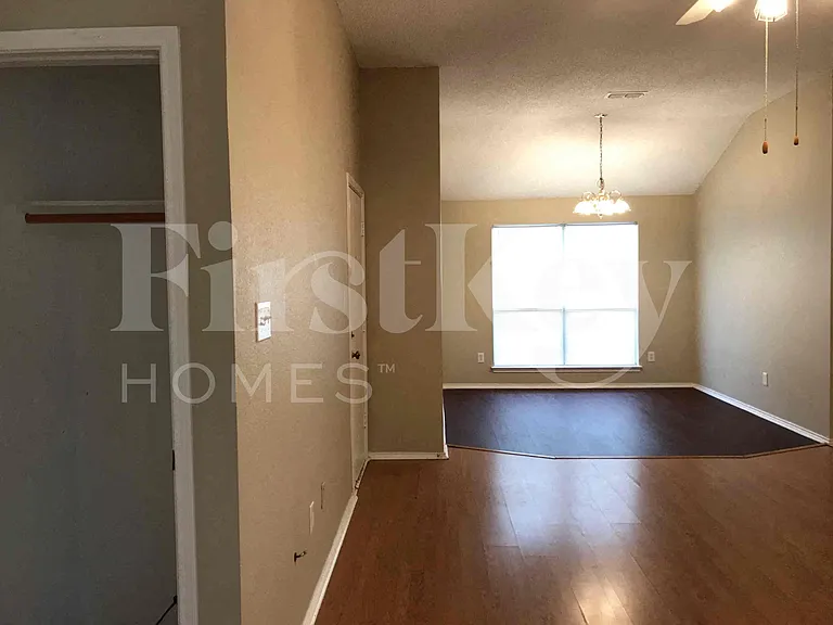 10640 Towerwood Dr — Photo 3