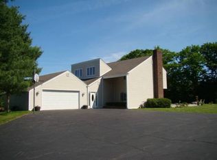 33 Burrough Rd, Lisbon, ME 04252