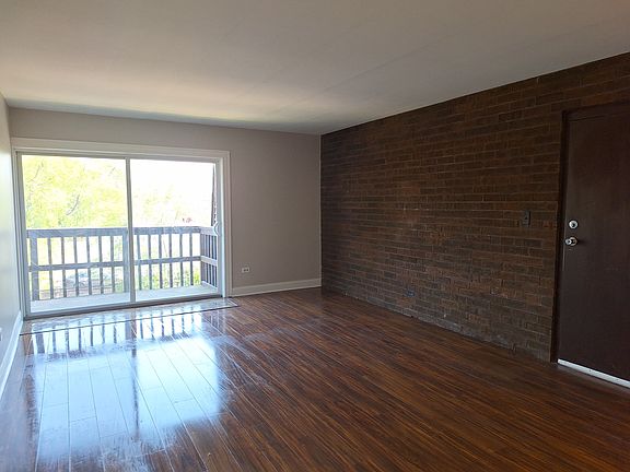3rd image of 1616 Richmond Cir Unit 304