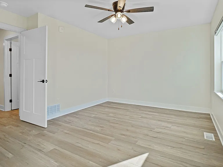 113 Eiche Dr — Photo 12