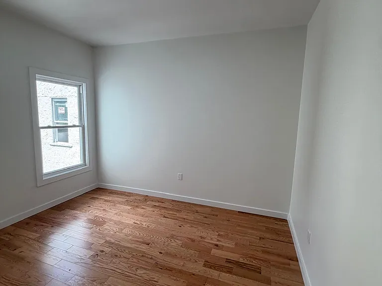 181 Woodside Ave #2F — Photo 7