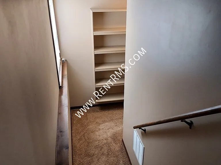 4643 SW 8th Ave — Photo 19