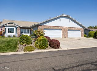 7315 Summitview Ave, Yakima, WA 98908