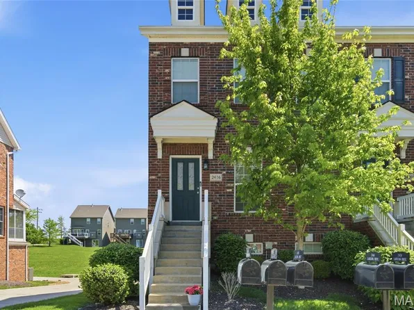 2416 N Larksong Dr, Grover, MO 63040