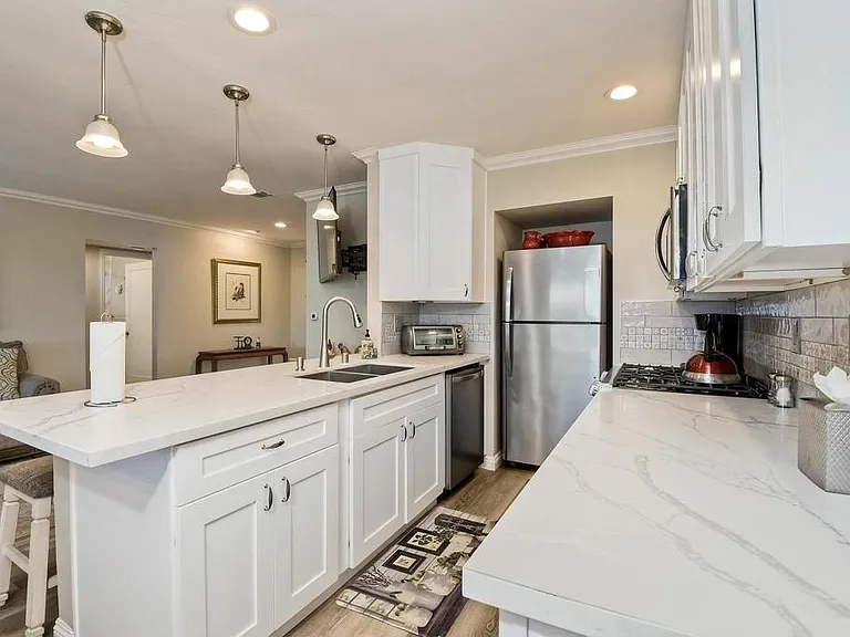 263 San Dimas Ave — Photo 2