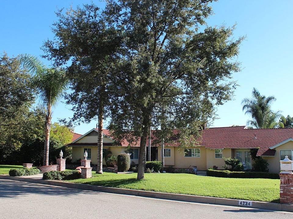 2nd image of 4234 Oak Hollow Rd