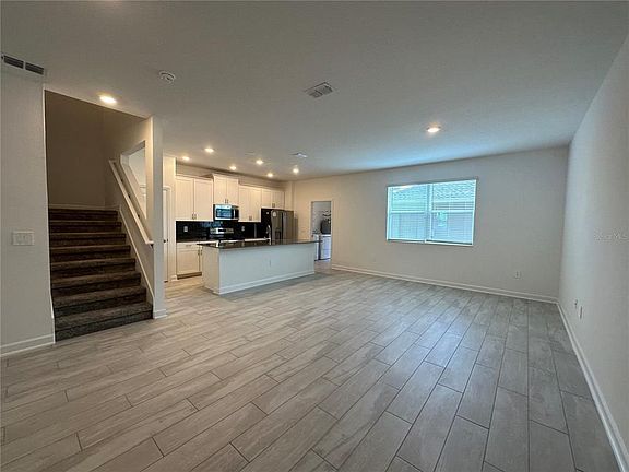 4th image of 3111 Villa Way Cir