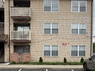 58-66 S 2nd St #3A, Elizabeth, NJ 07206