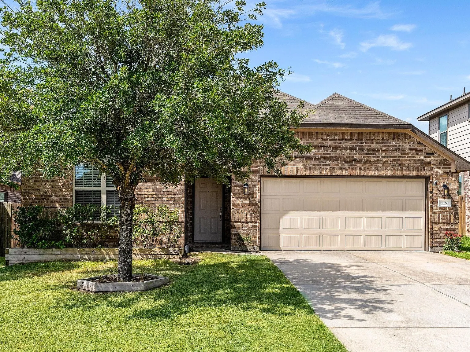 3 bed, 2.0 bath, 1818 sqft, $1,900 — Photo 1