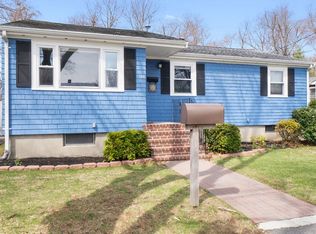34 Longmeadow Rd, Beverly, MA 01915