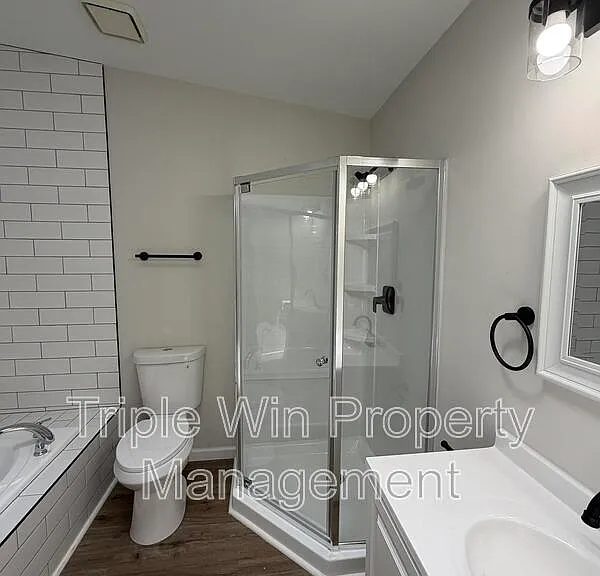 2245 Lindsay Ln — Photo 32